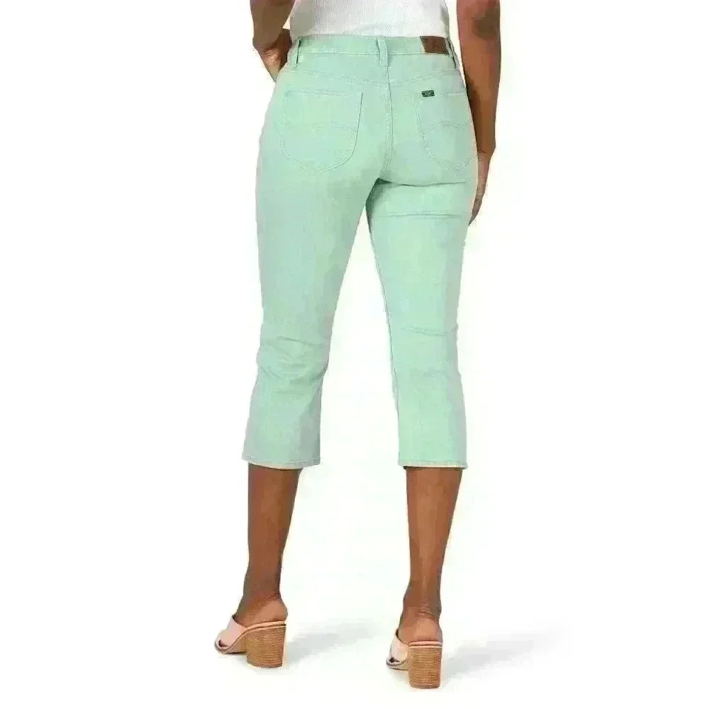 Lee Women's Regular Fit Midrise Capri, Palm (Light Green) Premium Stretch - Picture 4 of 10